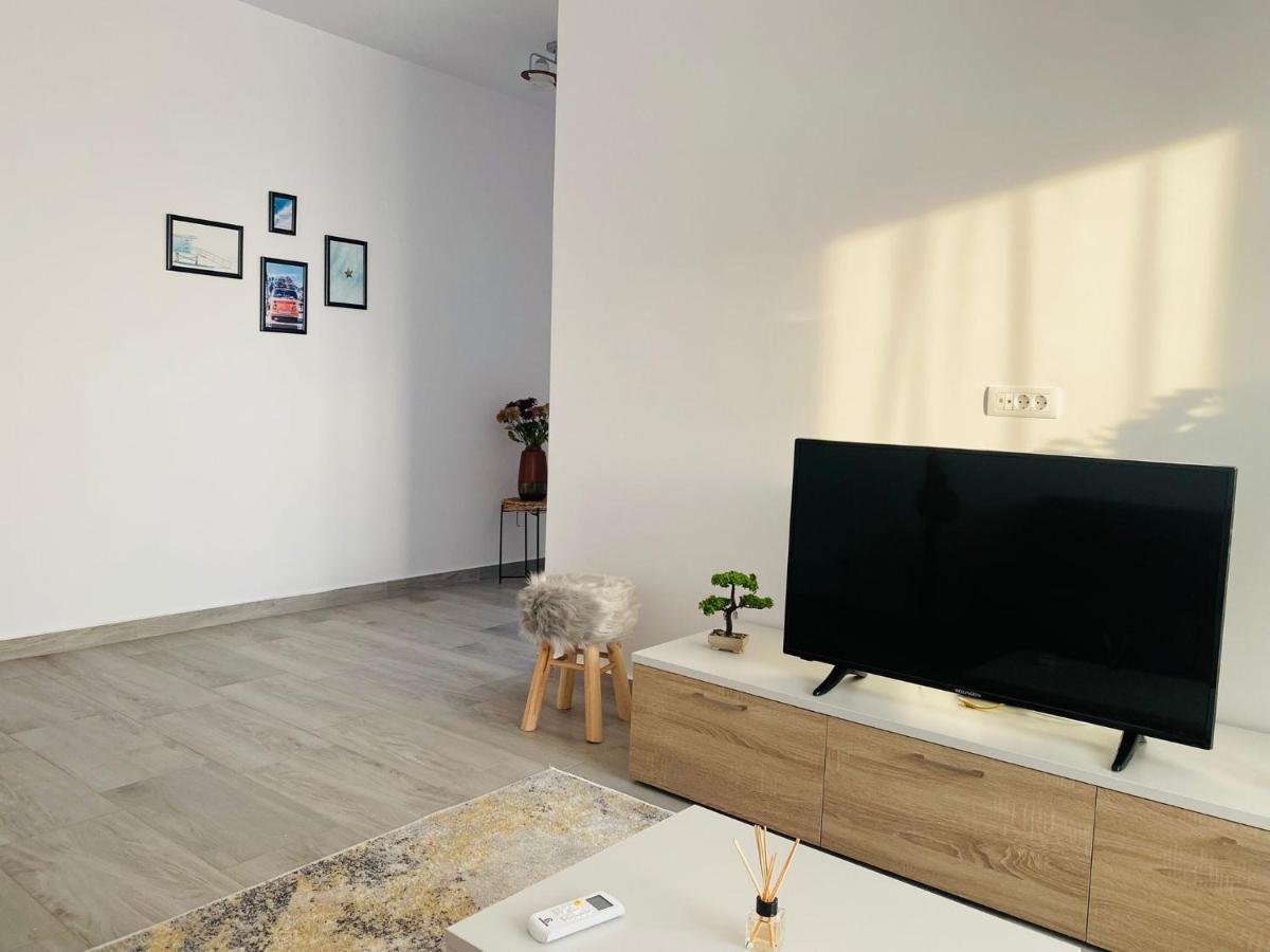 Soho Apartment - City View With Rooftop Garden Bucharest Exterior photo