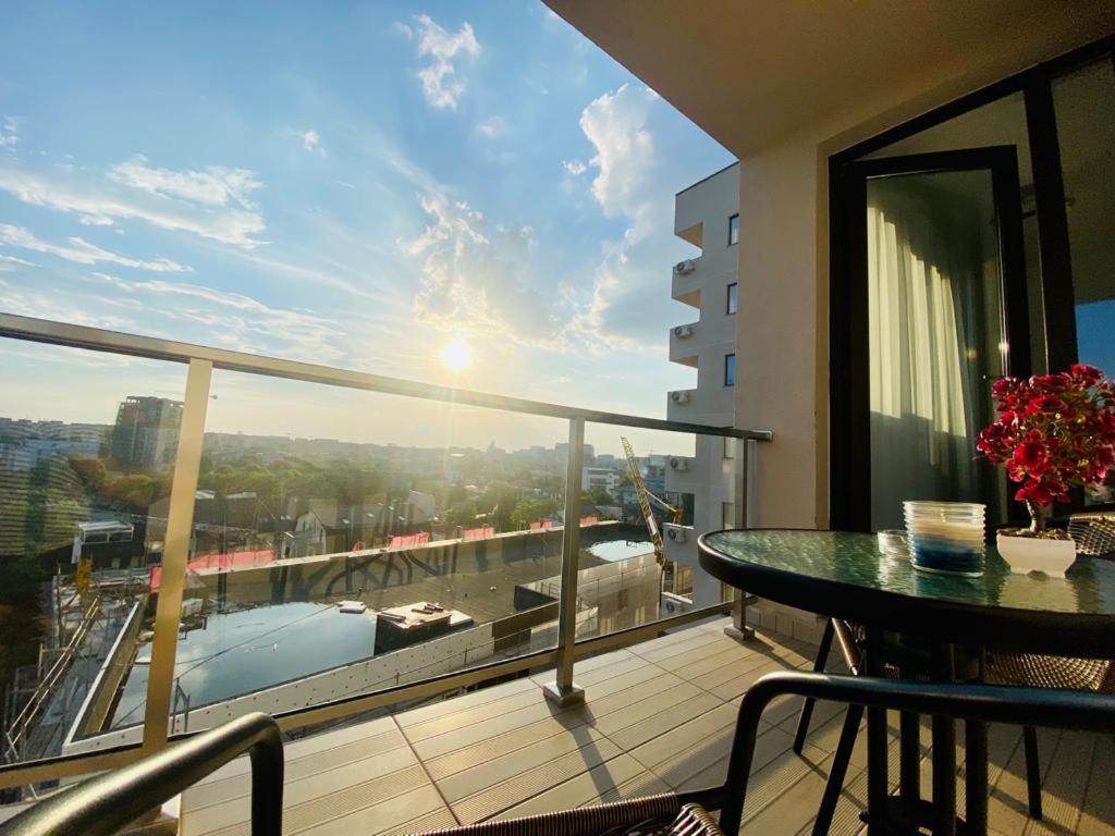 Soho Apartment - City View With Rooftop Garden Bucharest Exterior photo