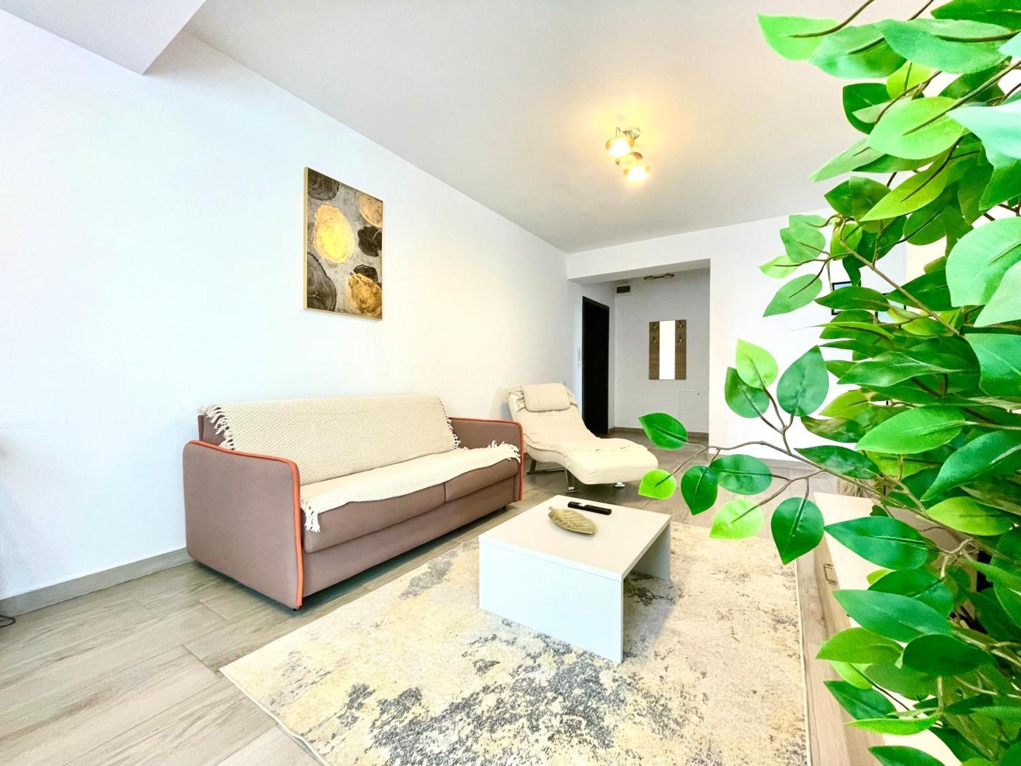 Soho Apartment - City View With Rooftop Garden Bucharest Exterior photo